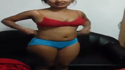 सुंदर प्रेमिका रसोई में प्रेमी अंग्रेजों की सेक्सी मूवी पिक्चर चूसना